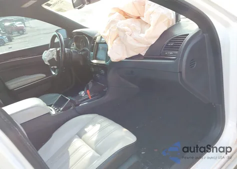 2021 Chrysler 300 300S z USA, uszkodzony, nr VIN 2C3CCABG2MH523868